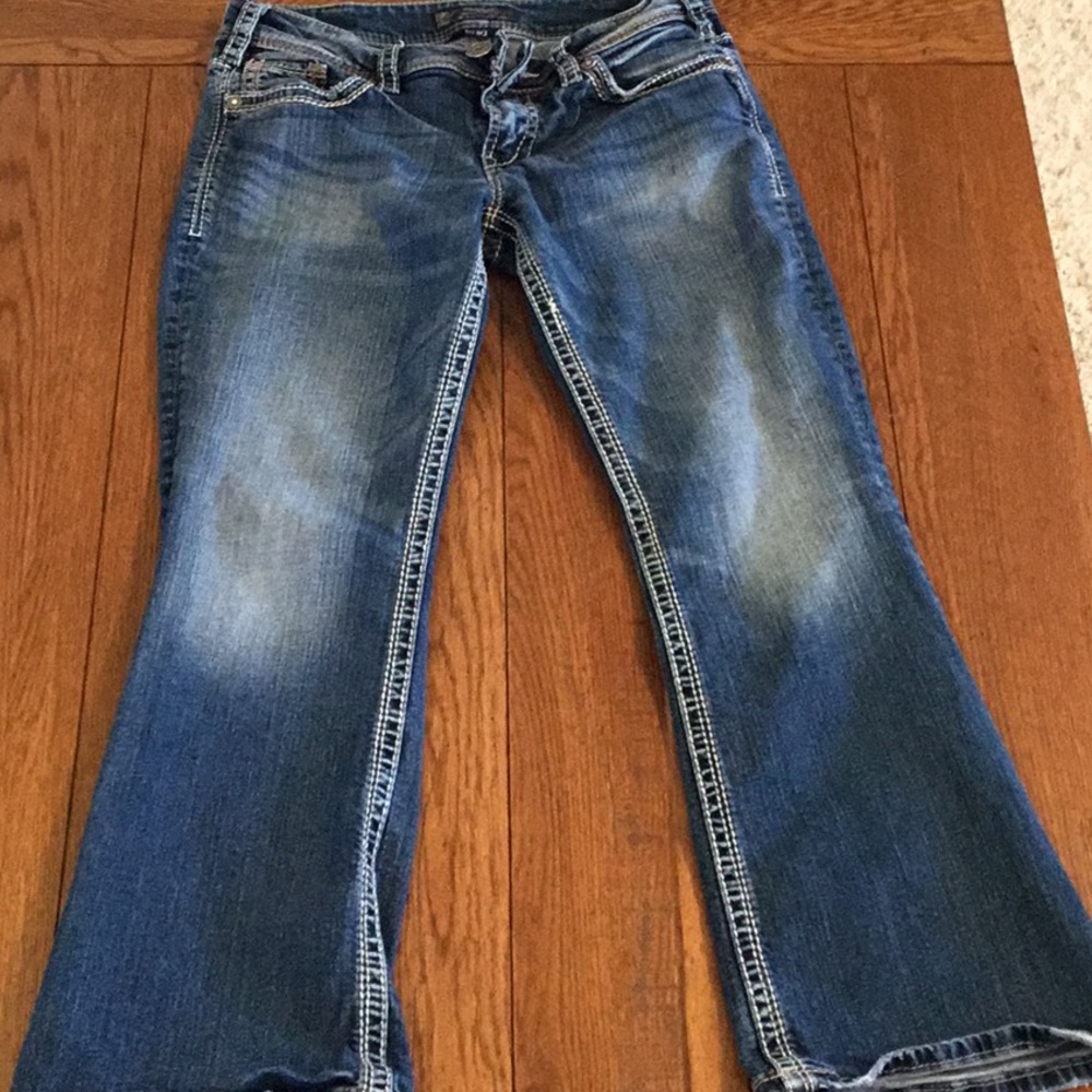 Silver SUKI denim blue jeans for women. Size 30/30
